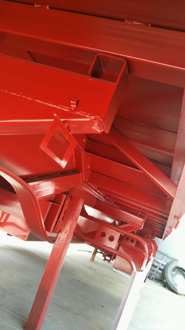 轻型标车侧翻自卸半挂车图片