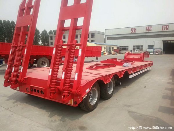 挖掘机板低平板半挂车图片