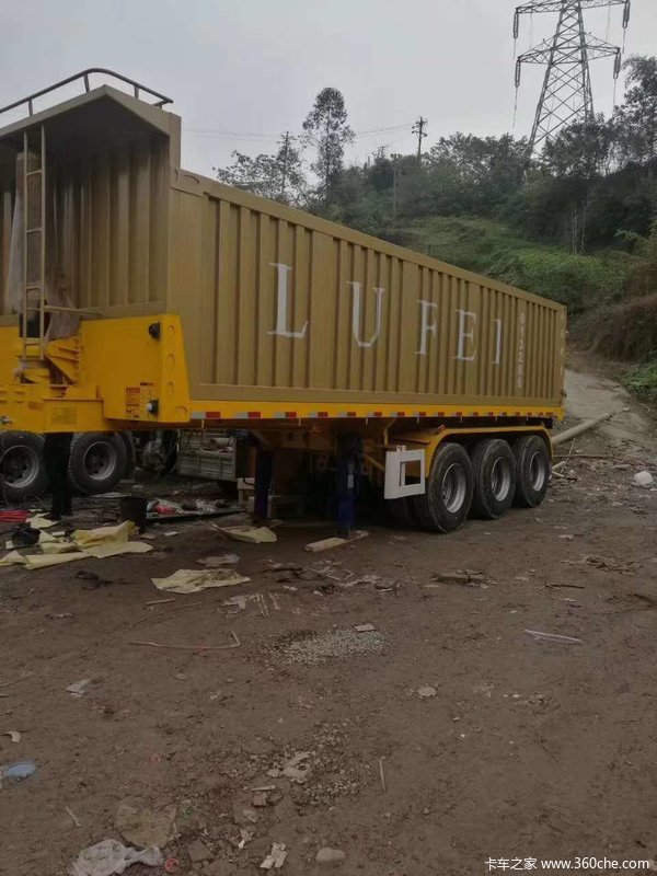 长度9米宽度2.55米高度2米后翻半挂车自卸半挂车图片