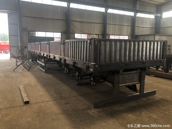 标车侧翻自卸半挂车图片