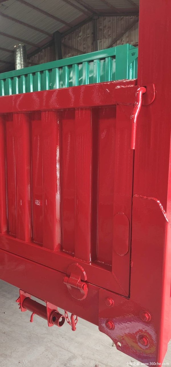 最耐疲劳的侧翻自卸车自卸半挂车图片