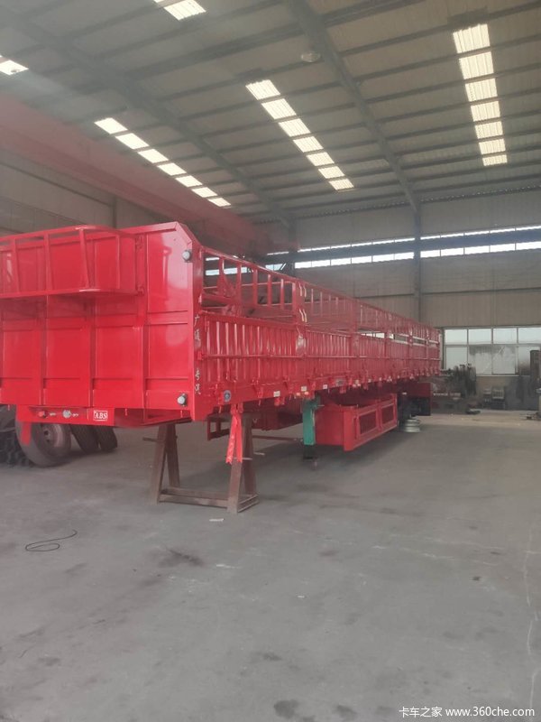 最耐疲劳的侧翻自卸车自卸半挂车图片