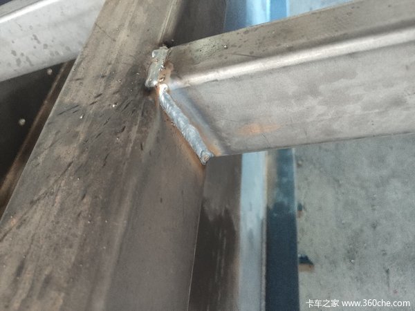 不用修的平板半挂车平板式半挂车图片