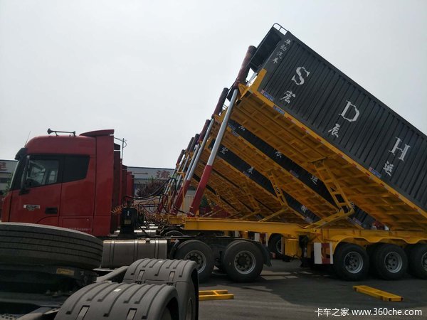 超轻体侧翻自卸半挂车，可以旧换新，可全国分期！自卸半挂车图片