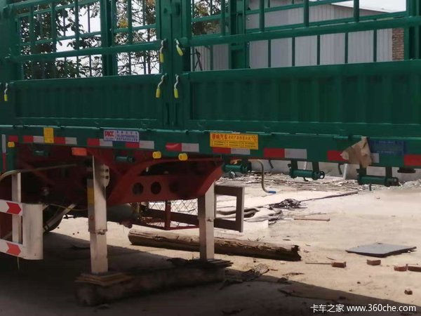 锣响军工品质，终身质保。免维护平衡梁仓栅式半挂车图片