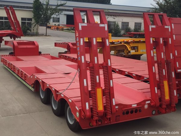 专业订做低平板半挂车厂家直销低价低平板半挂车图片