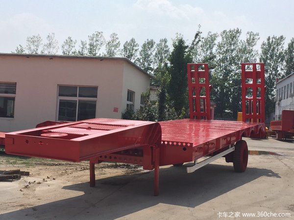 专业订做低平板半挂车厂家直销低价低平板半挂车图片