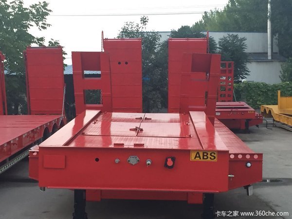 专业订做低平板半挂车厂家低平板半挂车图片