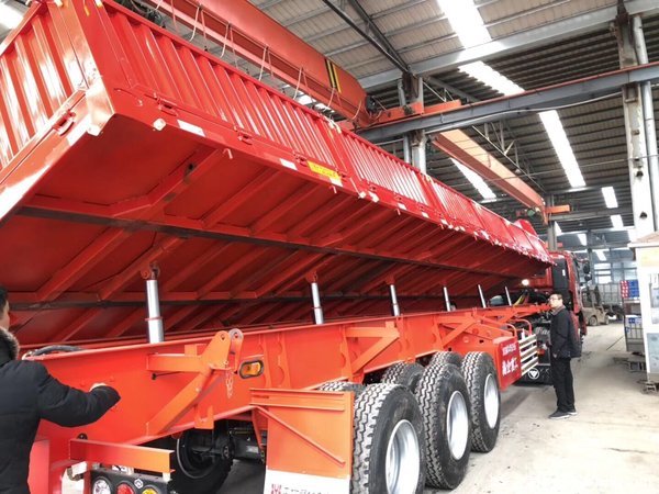 60公分标车侧翻，厂价直销自卸半挂车图片