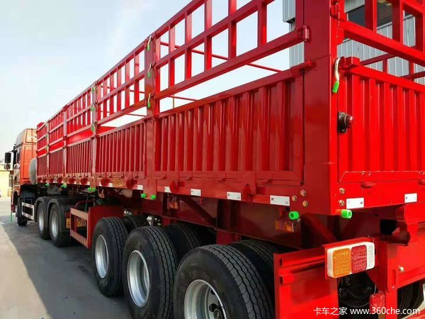标箱侧翻，轻量化设计，可做加高，卧底，分期，宝钢材质自卸半挂车图片