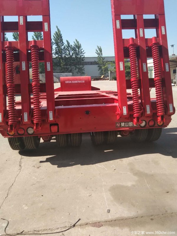 13米低平板半挂车厂配价格优惠中低平板半挂车图片