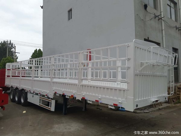 大梁宝钢、承载力大、抗扭曲、整车轻，高栏半挂车分期付款定做各种半挂车仓栅式半挂车图片