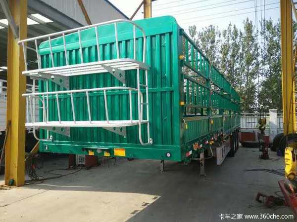 (最新款）超轻型13米仓栏，厂家直销，以旧换新，更结实的半挂车仓栅式半挂车图片