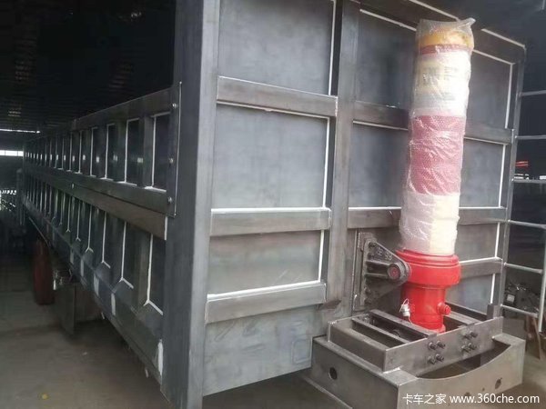 8.2米—9米前顶自卸车自卸半挂车图片