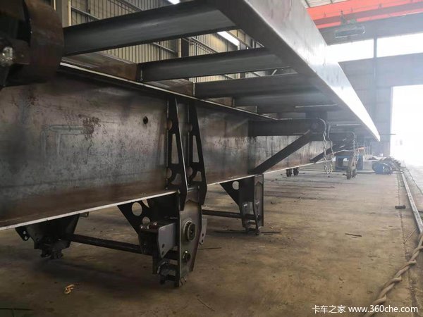 13米轻量化自卸车自卸半挂车图片