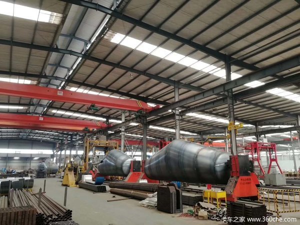 30－75方现车销售，单罐可做按揭粉粒物料运输半挂车图片