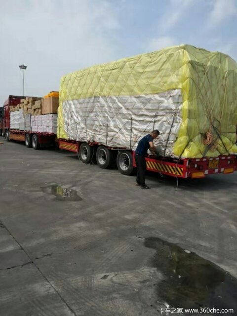 中置轴货运平板车已上市低平板半挂车图片