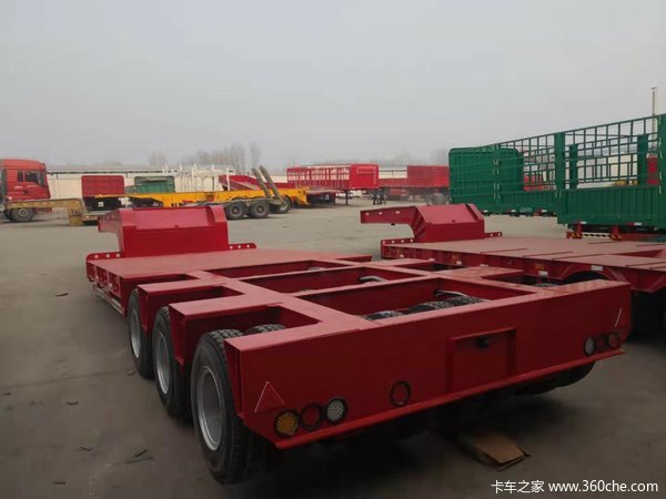 专注各种低平板，大梁终身保修低平板半挂车图片