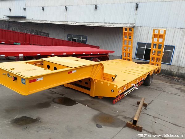 专注各种低平板，大梁终身保修低平板半挂车图片