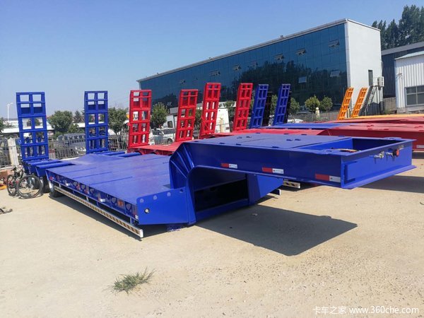 专注各种低平板，大梁终身保修低平板半挂车图片