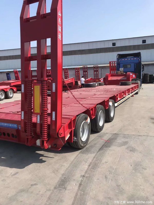 十三米三线六轴低平板半挂车图片