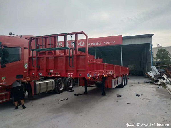 鹅颈标车，平板标车栏板式半挂车图片