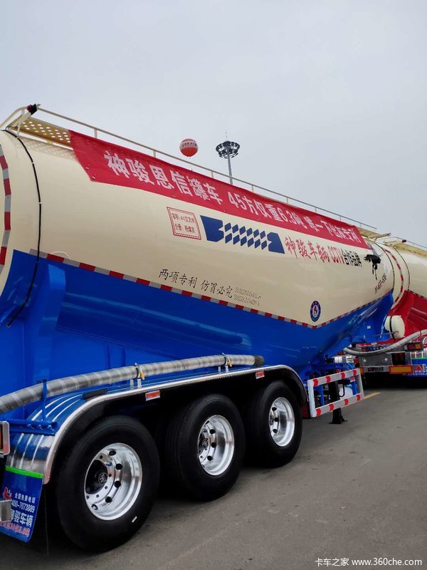 梁山神骏恩信散装水泥罐车产品特点：1.罐车轻量化粉粒物料运输半挂车图片