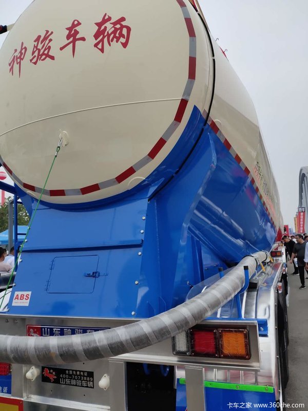 梁山神骏恩信散装水泥罐车产品特点：1.罐车轻量化粉粒物料运输半挂车图片