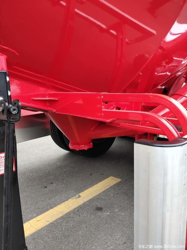 梁山神骏恩信散装水泥罐车产品特点：1.罐车轻量化粉粒物料运输半挂车图片