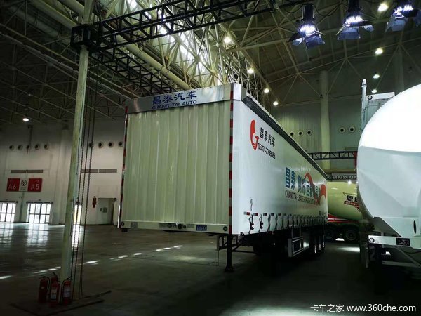 侧帘半挂车，欧洲工艺，自重轻集装箱式半挂车图片