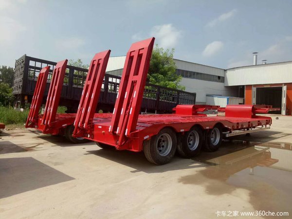 液压爬梯式低平板半挂车低平板半挂车图片