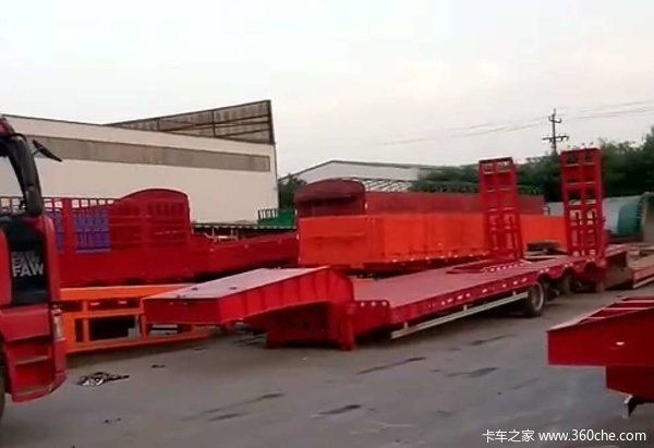 低平板半挂车，13米运输半挂车低平板半挂车图片