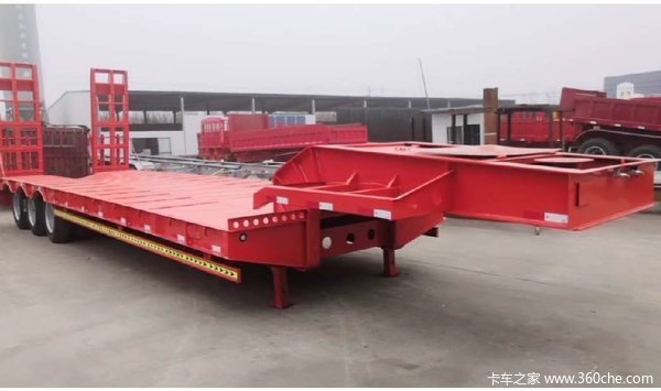 低平板半挂车，13米运输半挂车低平板半挂车图片