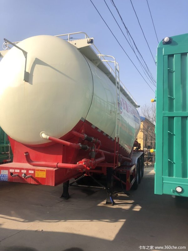 梁山跃通厂家直销—新型轻体散装水泥罐车，下灰车立方可选粉粒物料运输半挂车图片