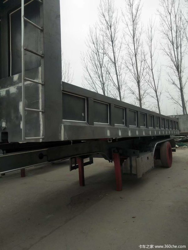 砂石料，自重轻，承载力更强，国家工信部公告企业自卸半挂车图片