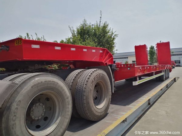 三线六轴四线八轴大件运输半挂车低平板半挂车图片