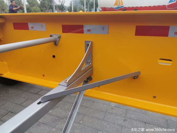 各种尺寸骨架车骨架式集装箱半挂车图片