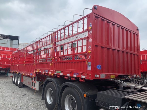 锣响仓栏系列半挂车。仓栅式半挂车图片