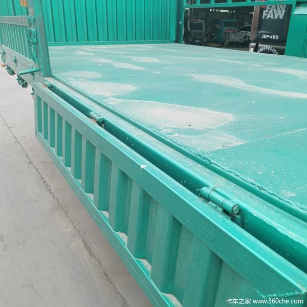 苍栏半挂车板簧配置仓栅式半挂车图片