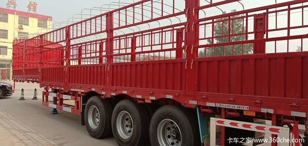 半挂车低平板半挂车图片