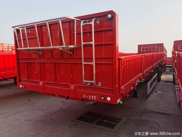 标车侧翻，13米*2.55米*0.6米，轻量化车型，面向全国支持按揭自卸半挂车图片