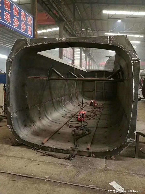 罐式后翻自卸车带手续罐式半挂车图片