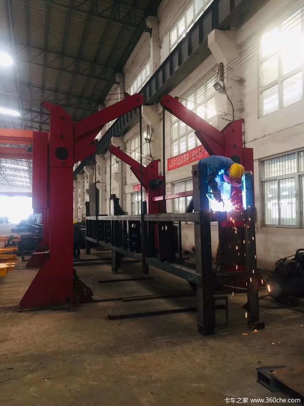 出售全新轻量化半挂车、骨架、飞机架、平板车平板式半挂车图片