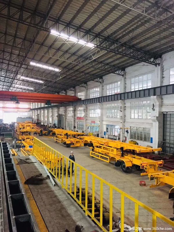 出售全新轻量化半挂车、骨架、飞机架、平板车平板式半挂车图片