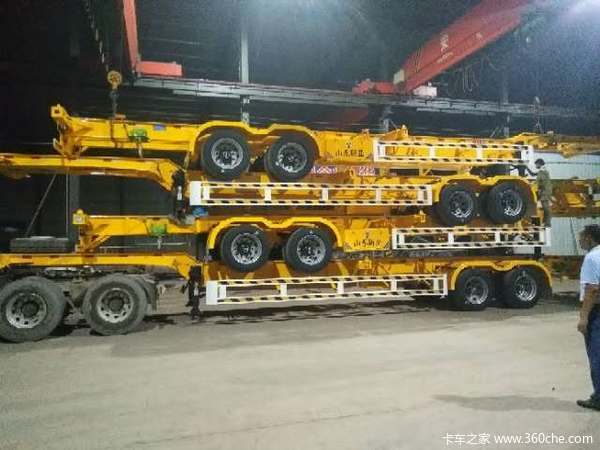 骨架集装箱厢式半挂车图片