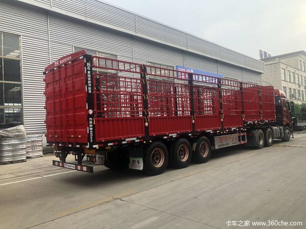 烈牛13米仓栅半挂，贵州重汽合作伙伴！厂配桥，富华桥，进口桥可选！仓栅式半挂车图片