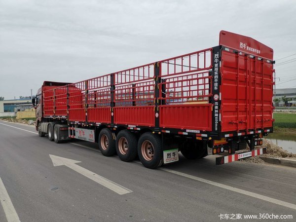 烈牛13米仓栅半挂，贵州重汽合作伙伴！厂配桥，富华桥，进口桥可选！仓栅式半挂车图片