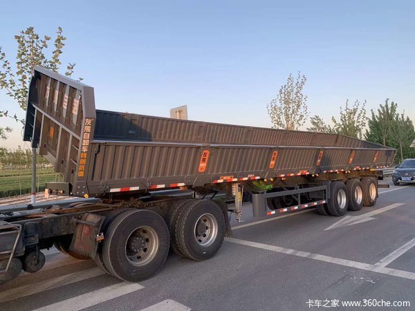 烈牛品牌灰熊侧翻自卸，13米厂，贵州重汽合作伙伴！厢式半挂车图片