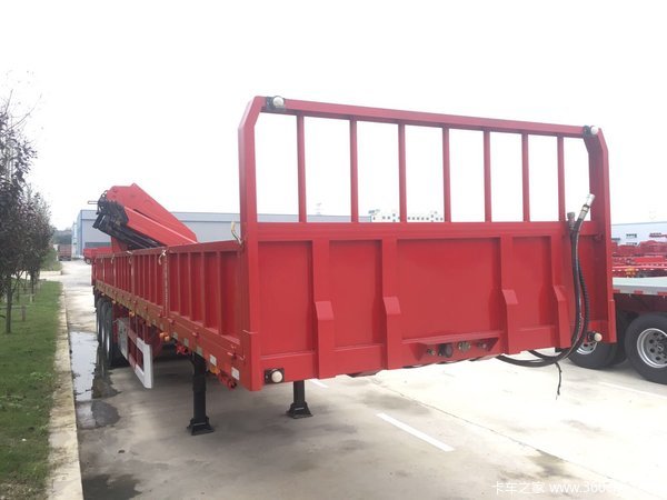 随车吊半挂车，整车超强钢，湖北欧阳聚德栏板式半挂车图片