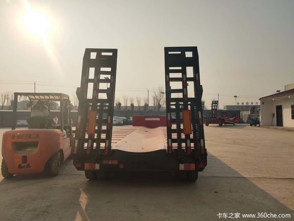 山东2桥～6桥等多桥低平板，全国包办超限临牌！低平板半挂车图片